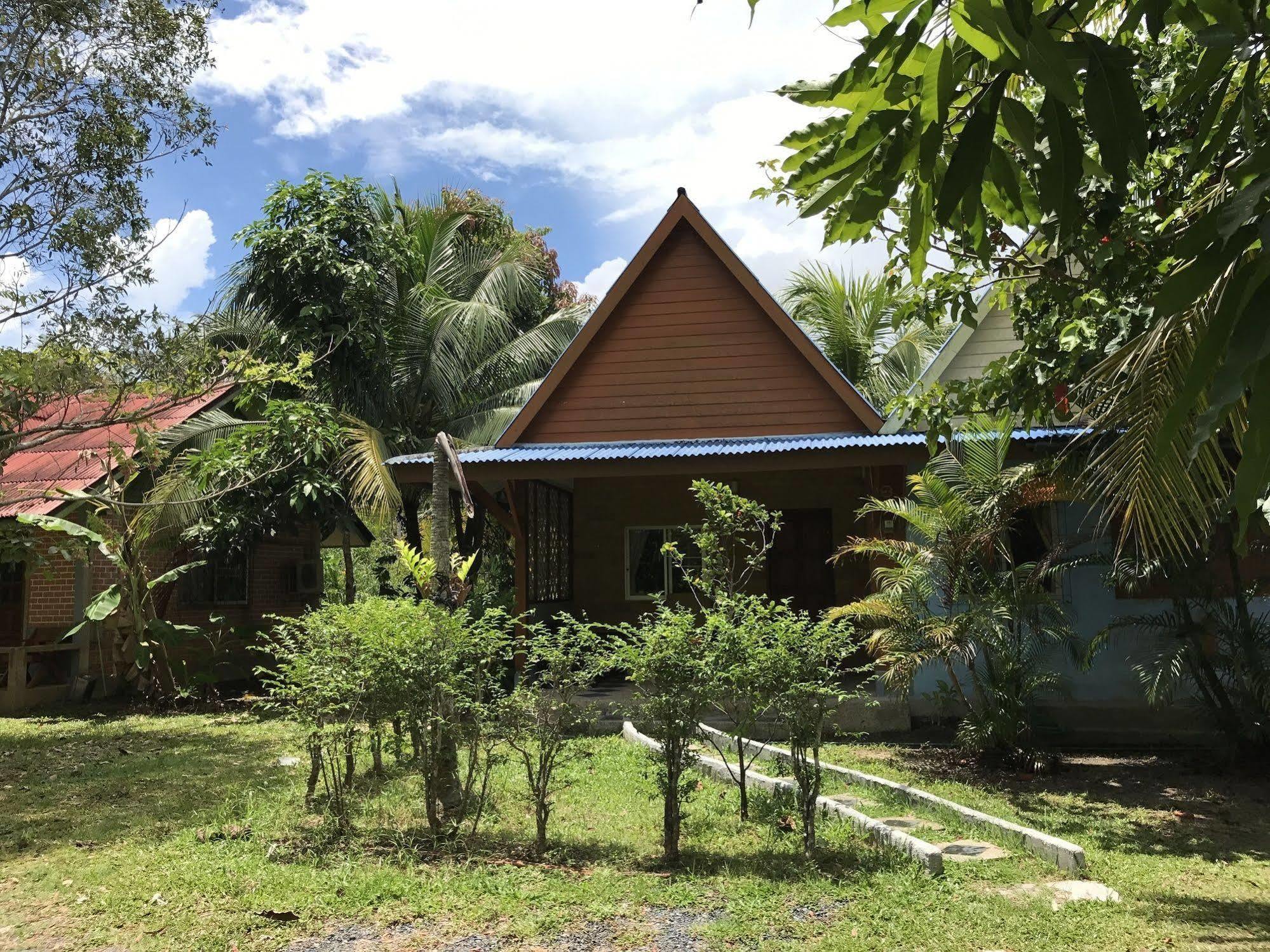 Coconut Bungalow Nai Yang Exterior photo