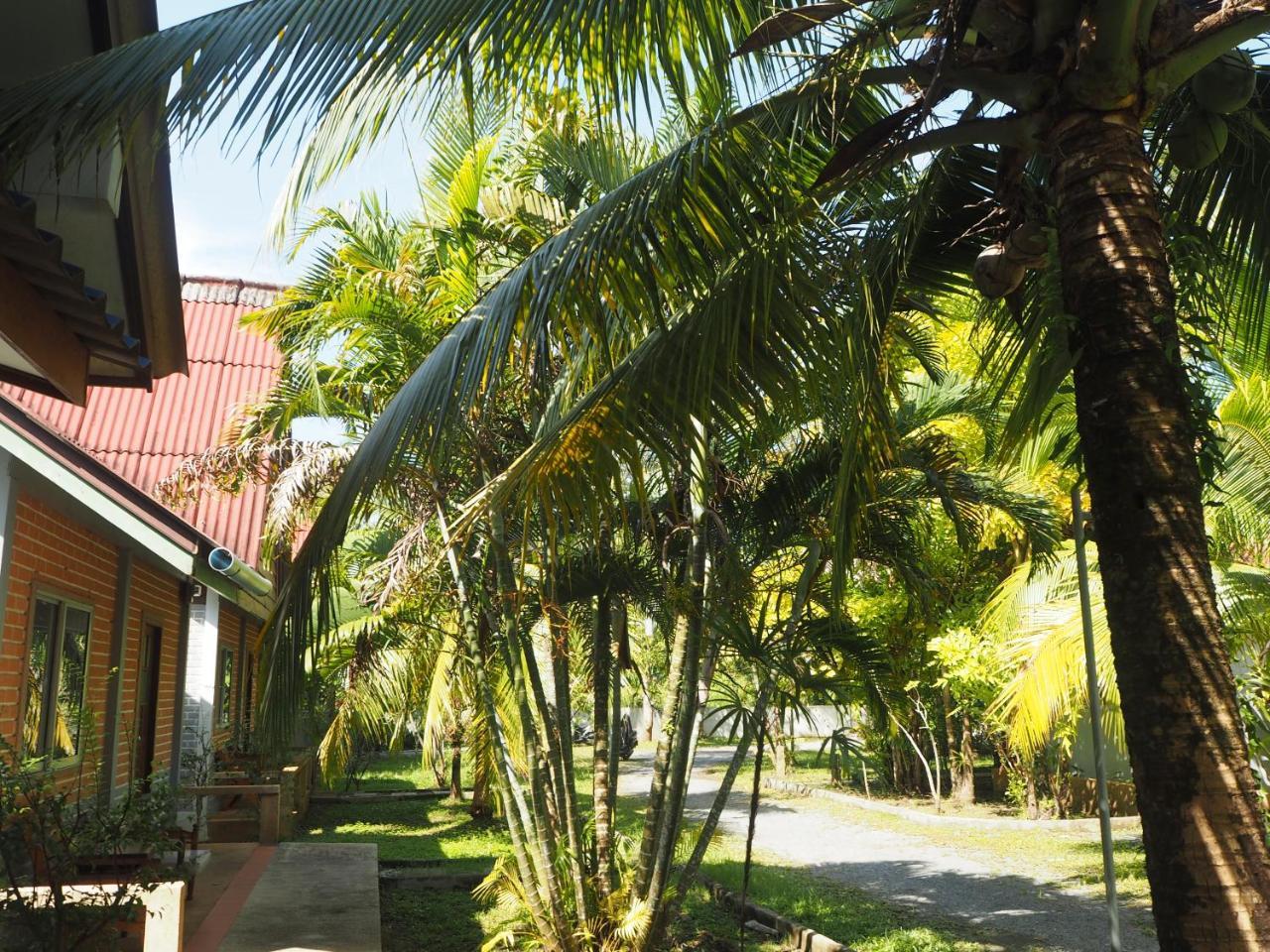 Coconut Bungalow Nai Yang Exterior photo