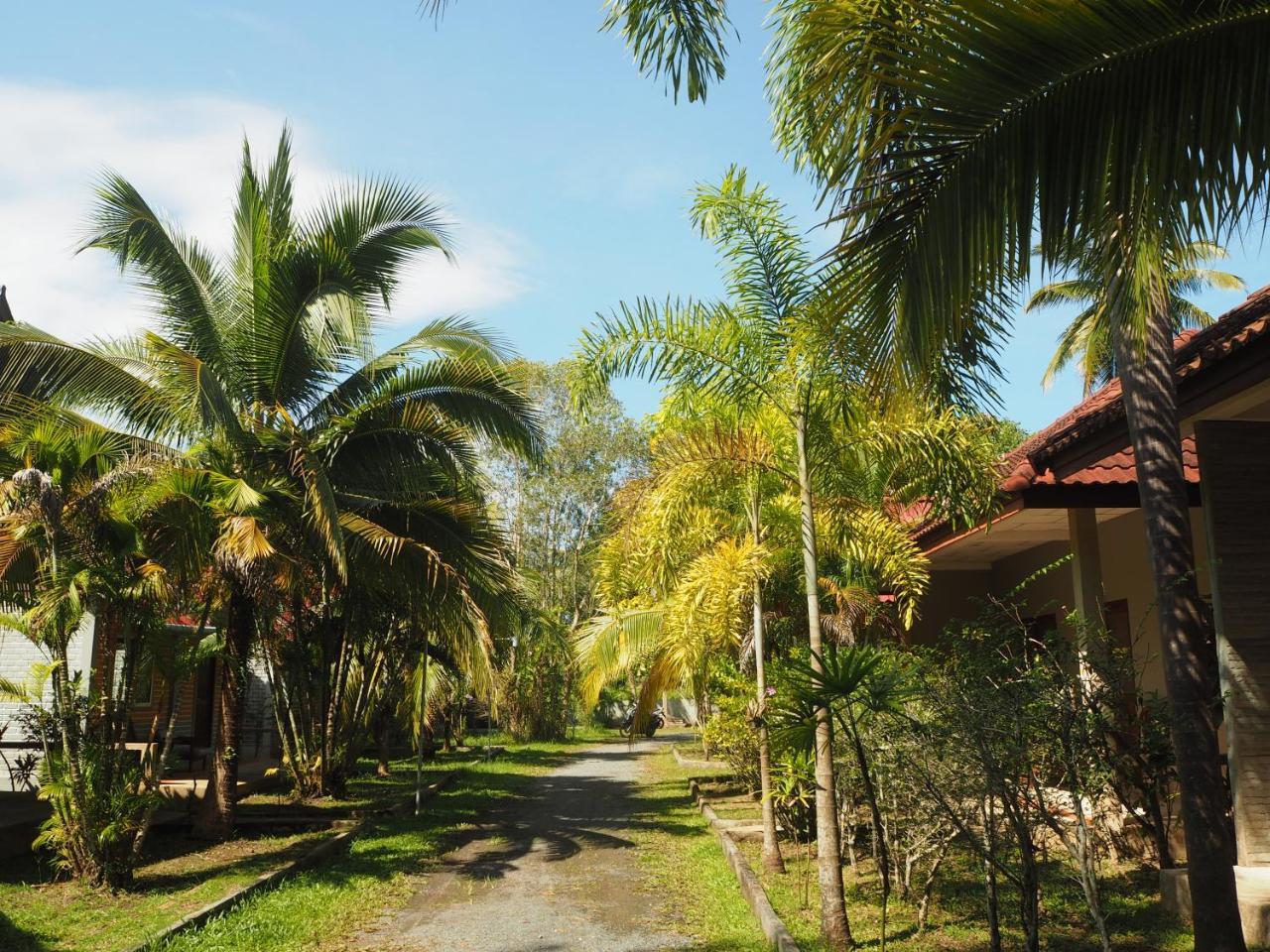 Coconut Bungalow Nai Yang Exterior photo